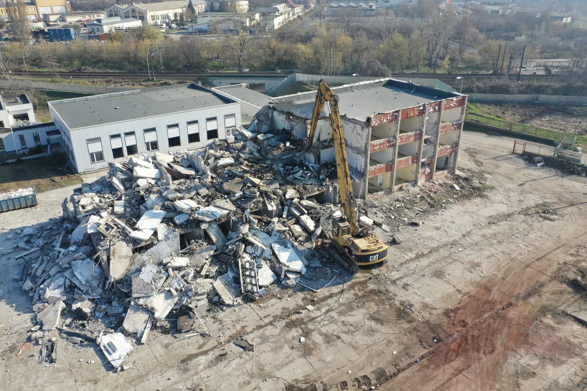 2021 – Nemzeti Atlétikai Központ bontása és földmunkái