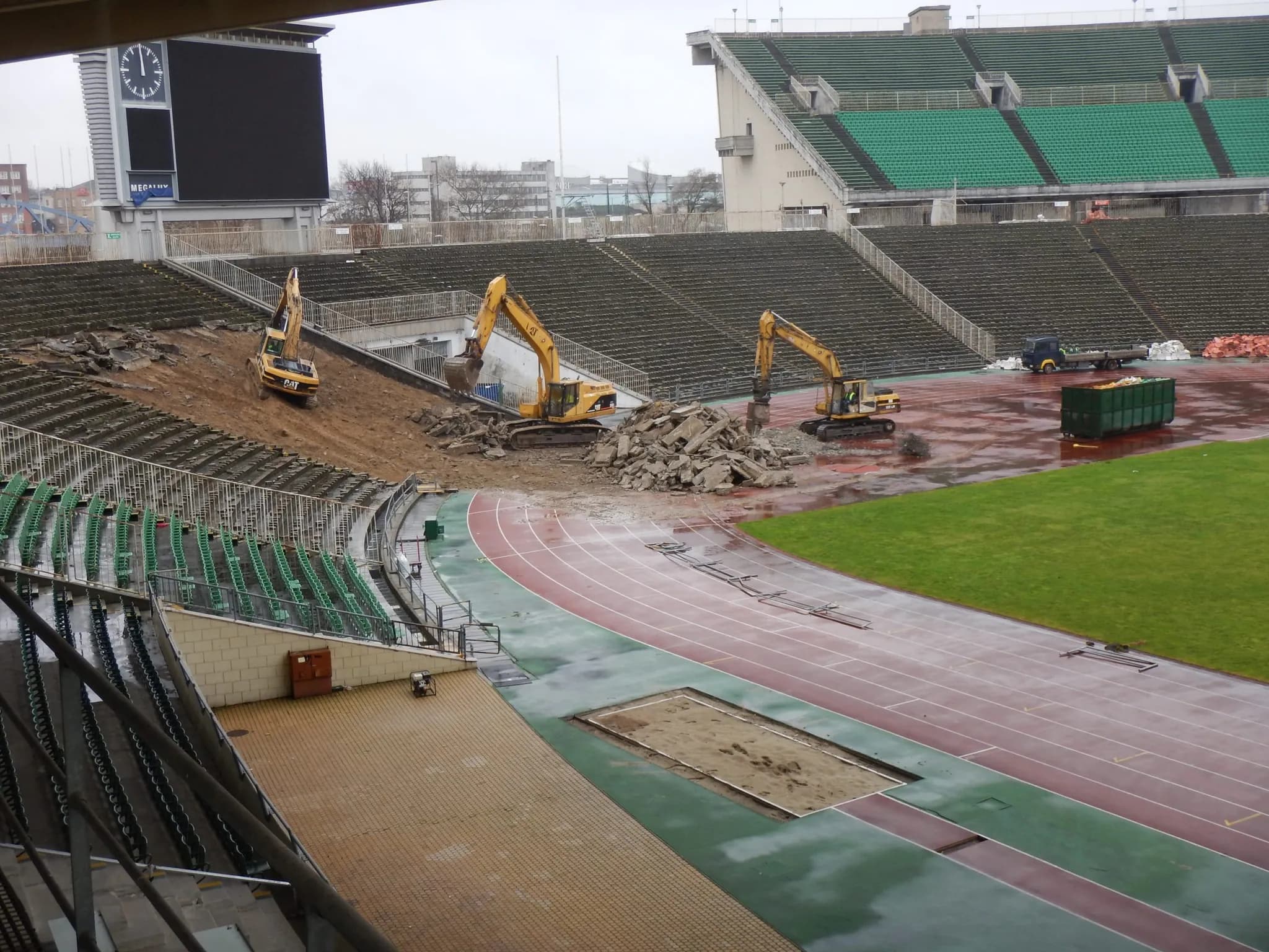 2016 – Puskás Ferenc Stadion bontása és földmunkái
