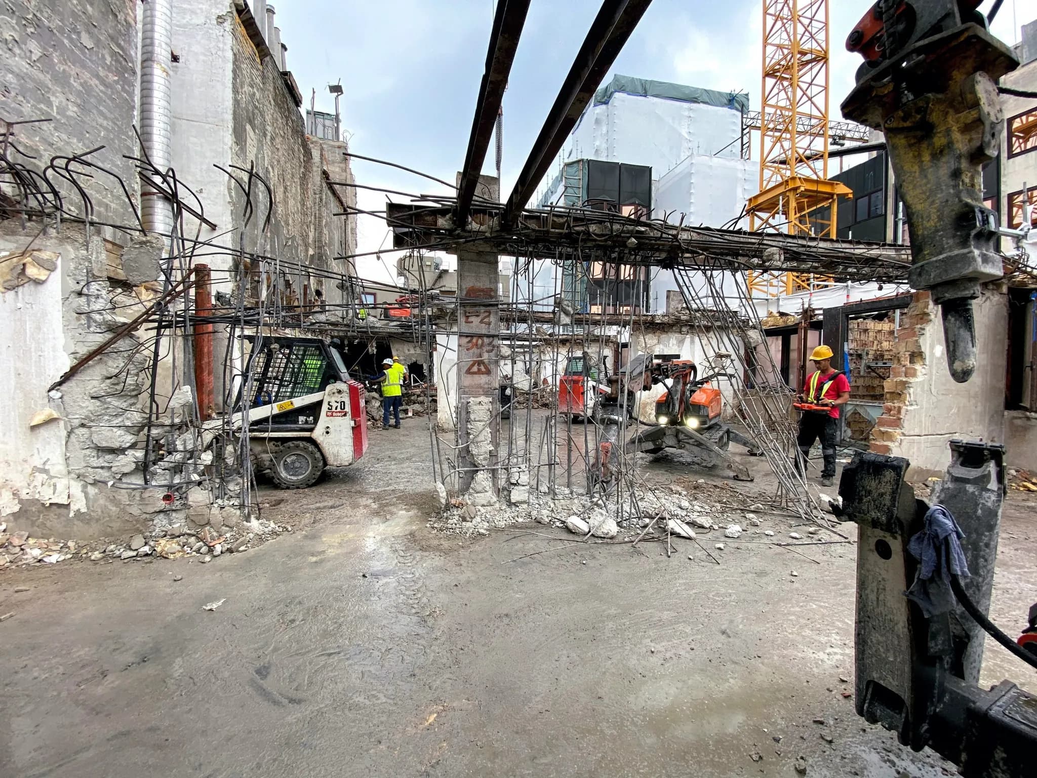 2021 – Fontana üzletház bontása
