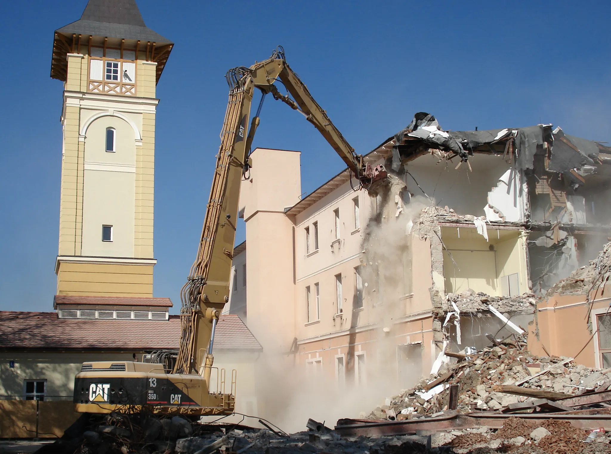 2006 – Egri Dohánygyár bontása