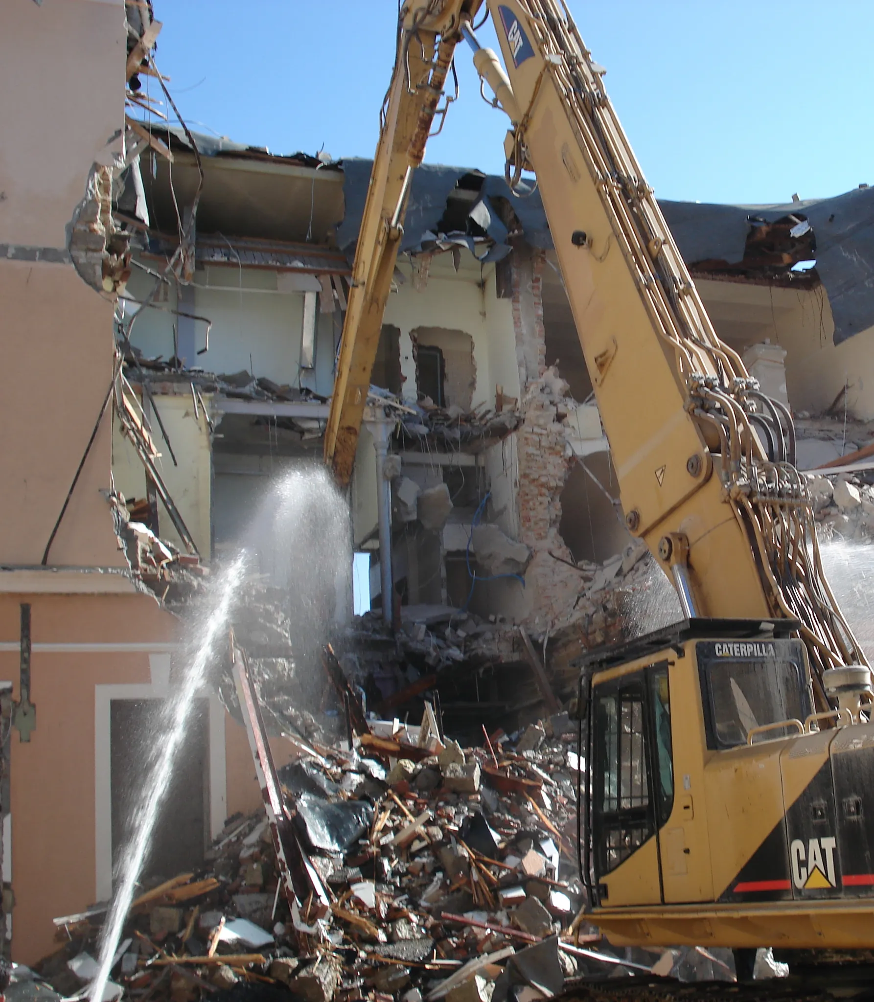 2006 – Egri Dohánygyár bontása