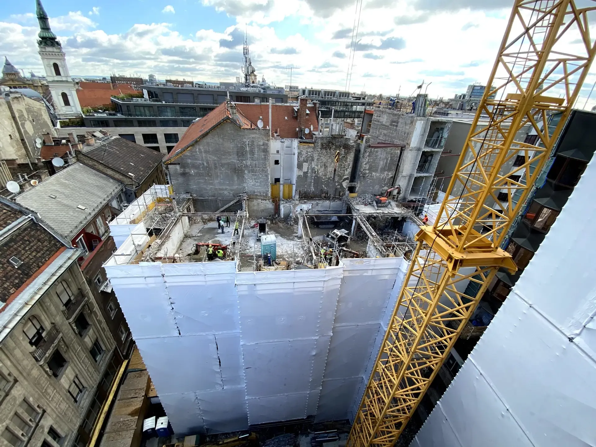 2021 – Fontana üzletház bontása