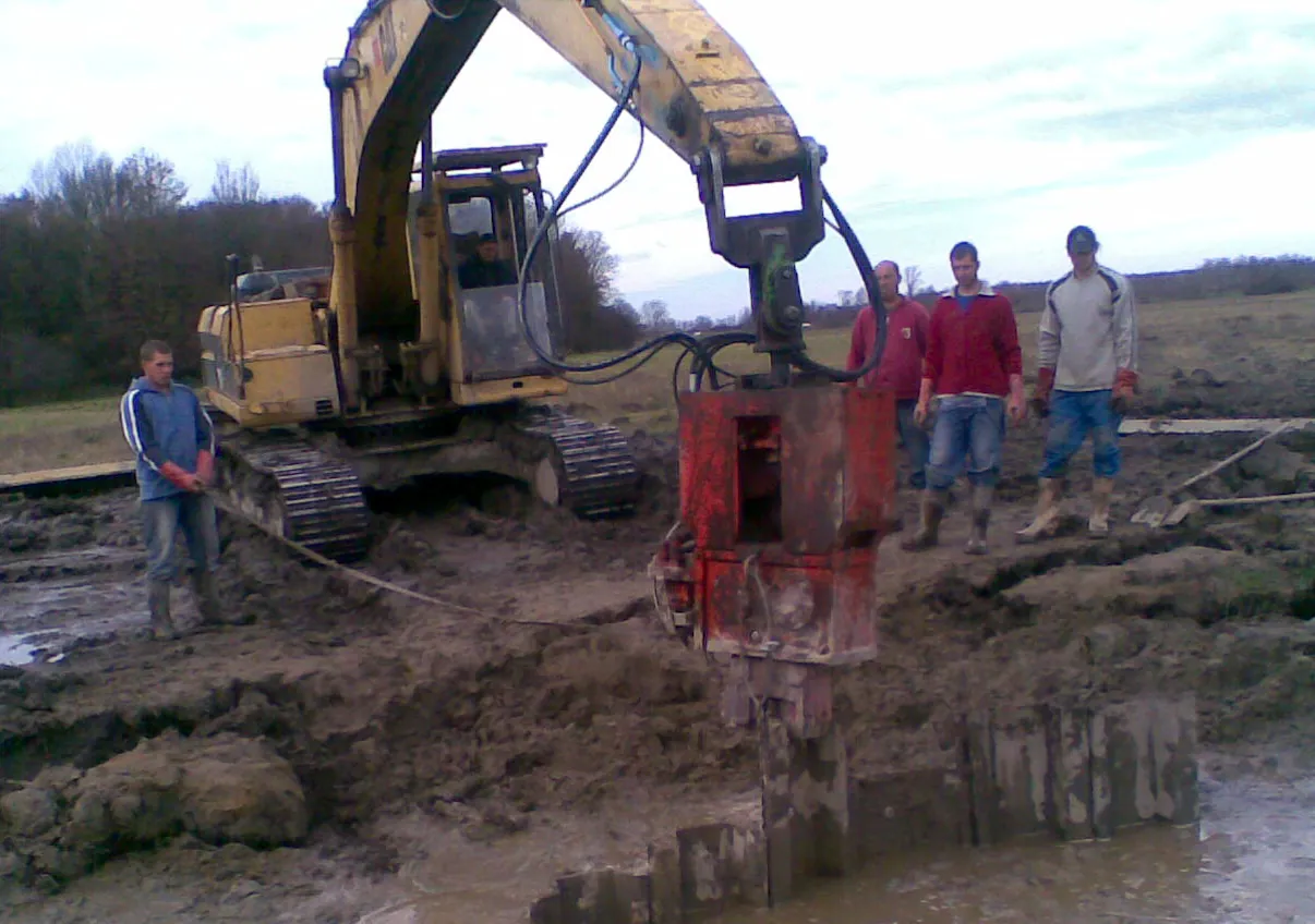 2014 – Barátság I. DN 450 kőolajvezeték kiváltó rekonstrukció földmunkái