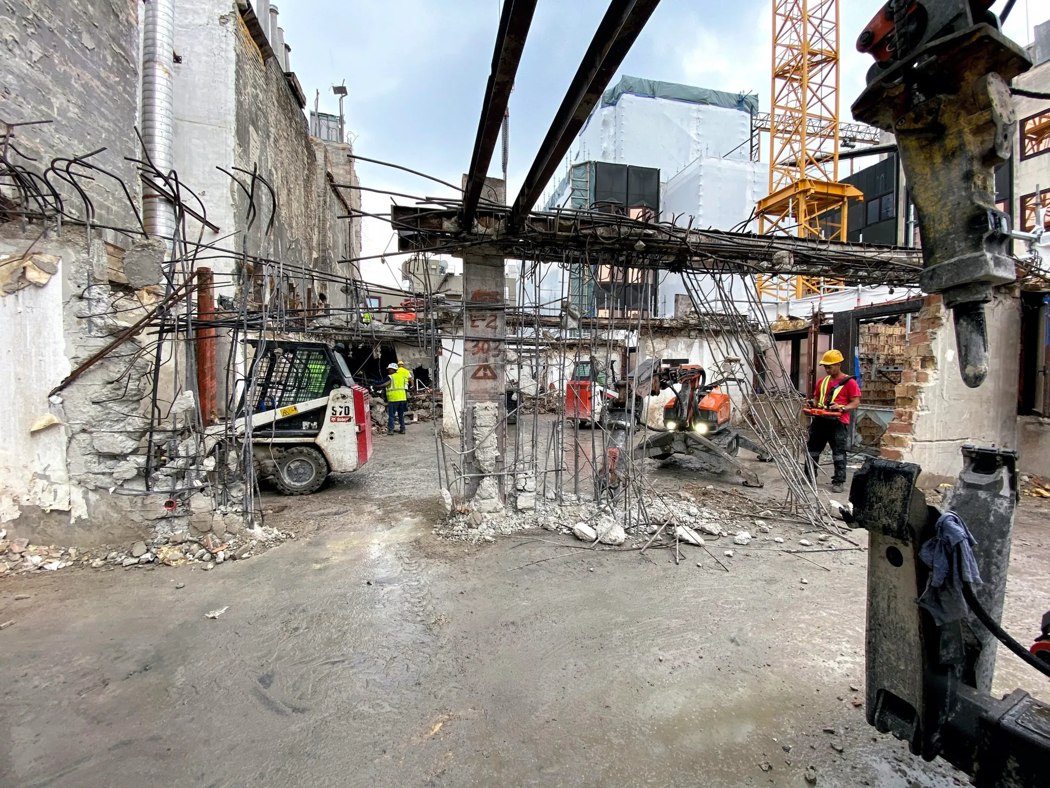 2021 – Fontana üzletház bontása
