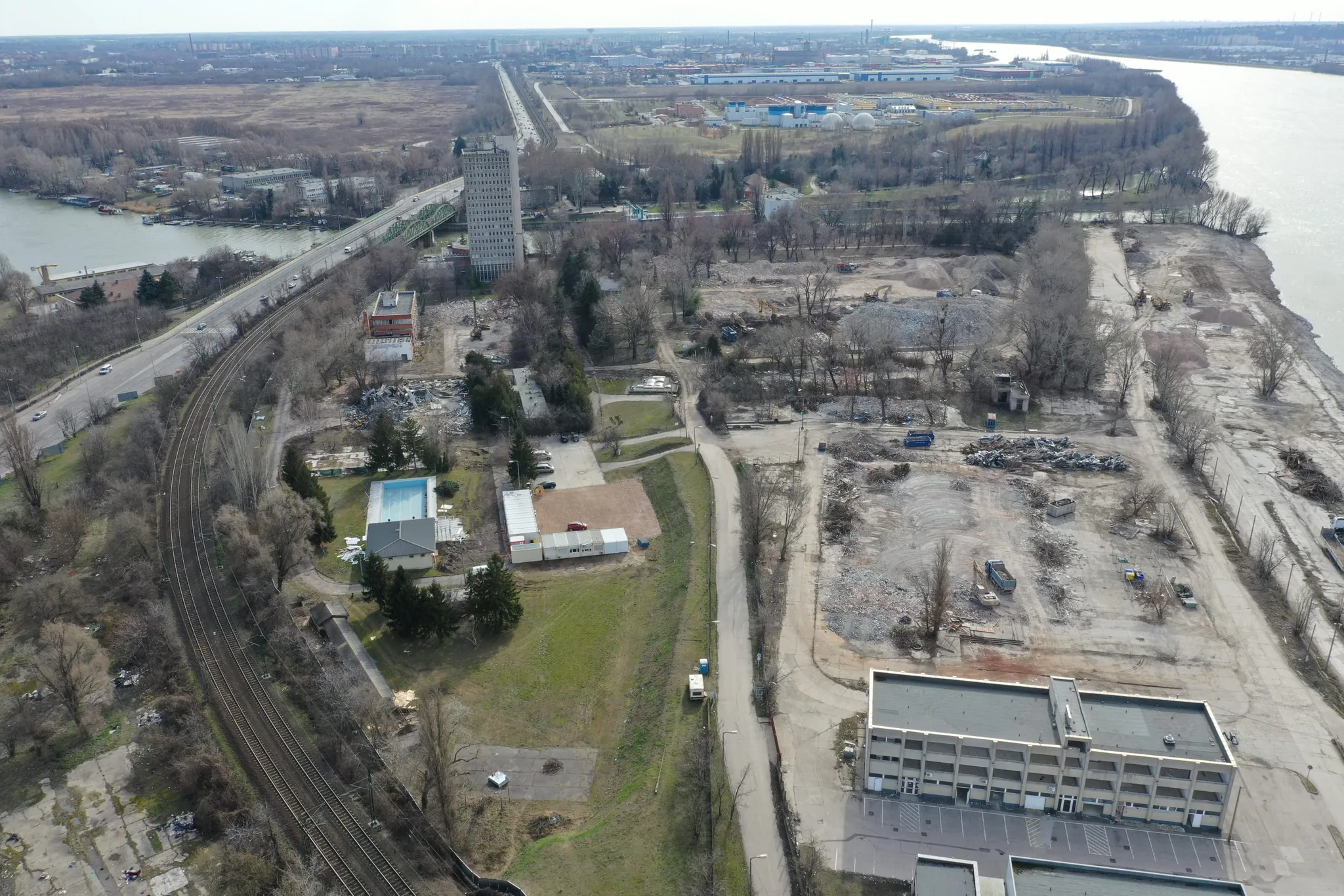 2021 – Nemzeti Atlétikai Központ bontása és földmunkái